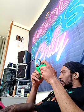 Snapshot of Mikaaa97 chatting on 04/15/26, 08:31 Mikaaa97 online show from 04/15/26, 08:31