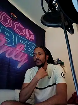 Snapshot of Mikaaa97 chatting on 04/11/26, 11:19 Mikaaa97 online show from 04/11/26, 11:19