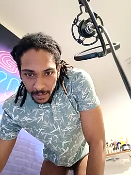 Snapshot of Mikaaa97 chatting on 03/05/26, 02:08 Mikaaa97 online show from 03/05/26, 02:08