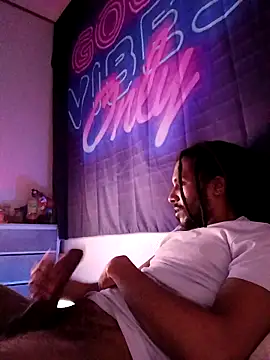 Snapshot of Mikaaa97 chatting on 02/11/26, 03:17 Mikaaa97 online show from 02/11/26, 03:17