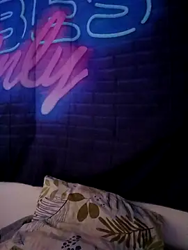 Snapshot of Mikaaa97 chatting on 01/09/26, 12:06 Mikaaa97 online show from 01/09/26, 12:06