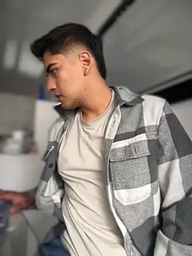 Snapshot of tomy_hot20 chatting on 09/19/25, 05:17 tomy hot20 online show from 09/19/25, 05:17