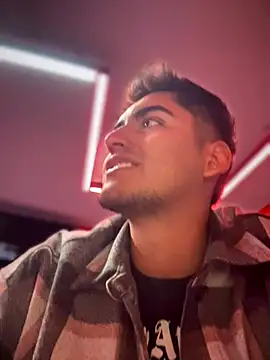 Snapshot of tomy_hot20 chatting on 10/10/25, 03:46 tomy hot20 online show from 10/10/25, 03:46