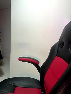 Isa klein online show from 11/30/25, 10:43