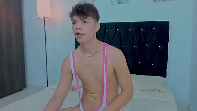 Zacktorres  online show from 11/12/25, 09:29