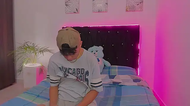 Zacktorres  online show from 09/27/25, 10:49