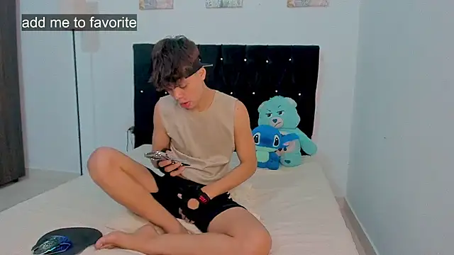 Zacktorres  online show from 11/01/25, 10:47