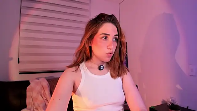 SarahCastillo  online show from 10/22/25, 04:34