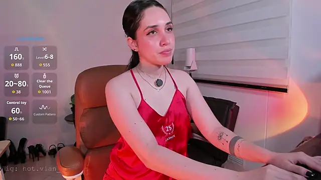 SarahCastillo  online show from 04/14/26, 05:34