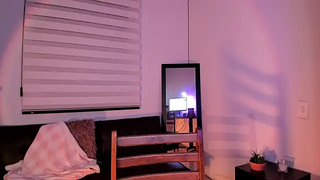 SarahCastillo  online show from 10/27/25, 08:15