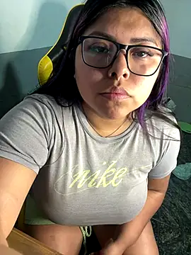 Lunarebelde online show from 12/17/25, 02:55