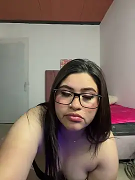 Snapshot of Cherry_kissxx chatting on 10/10/25, 01:17 Cherry kissxx online show from 10/10/25, 01:17