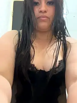 Snapshot of Cherry_kissxx chatting on 10/08/25, 03:41 Cherry kissxx online show from 10/08/25, 03:41