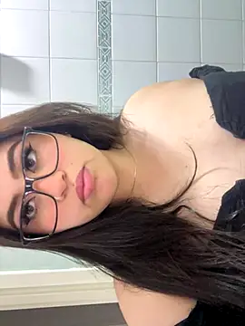 Snapshot of Cherry_kissxx chatting on 10/07/25, 12:00 Cherry kissxx online show from 10/07/25, 12:00