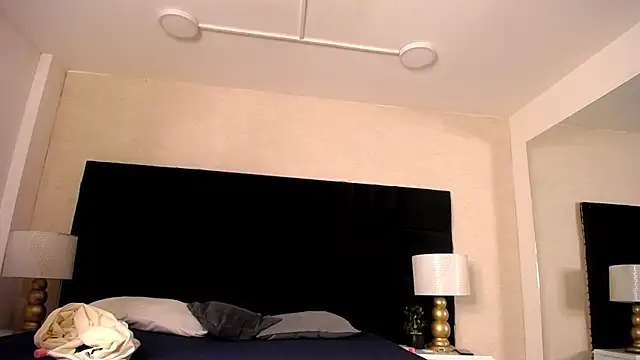 SkylerBigxxx online show from 05/23/26, 04:33