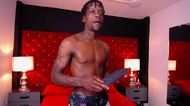 Snapshot of SkylerBigxxx chatting on 10/29/25, 07:13 SkylerBigxxx online show from 10/29/25, 07:13