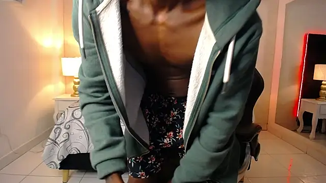 SkylerBigxxx online show from 04/20/26, 04:15