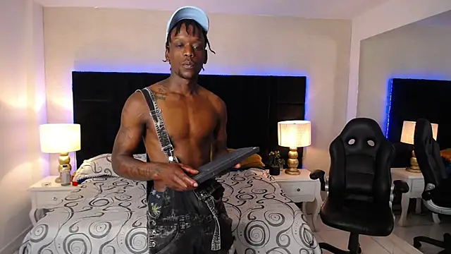 Snapshot of SkylerBigxxx chatting on 04/15/26, 03:56 SkylerBigxxx online show from 04/15/26, 03:56