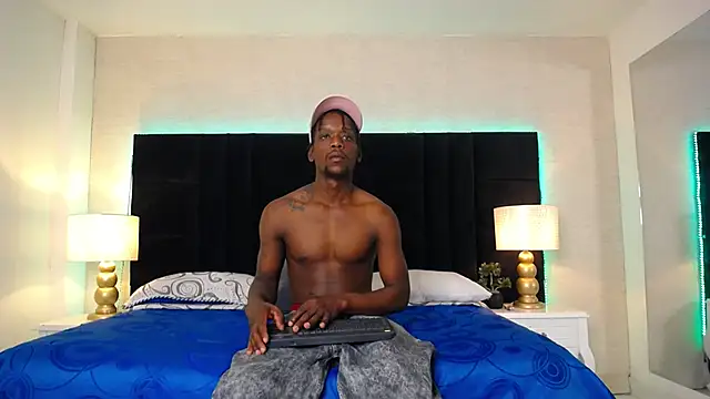 SkylerBigxxx online show from 05/10/26, 04:27
