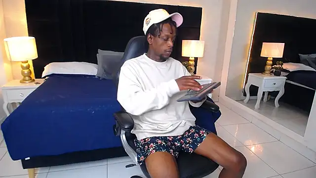 SkylerBigxxx online show from 06/11/26, 03:58