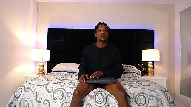 SkylerBigxxx online show from 05/03/26, 04:39