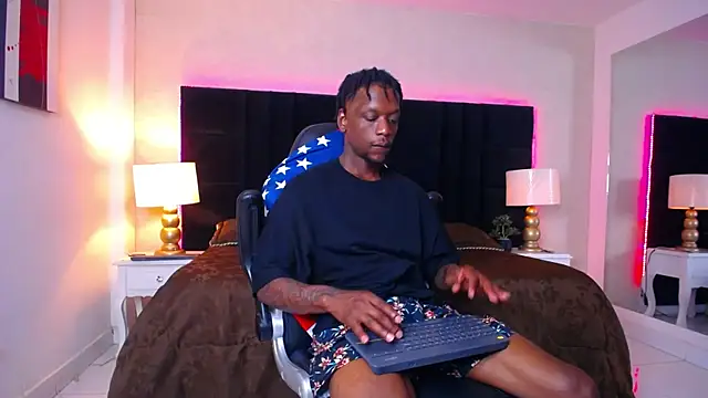 SkylerBigxxx online show from 07/10/26, 04:12
