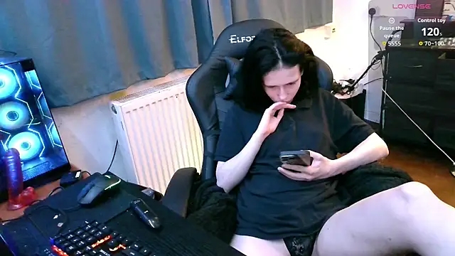 Snapshot of jchouse06 chatting on 09/21/25, 08:14 jchouse06 online show from 09/21/25, 08:14