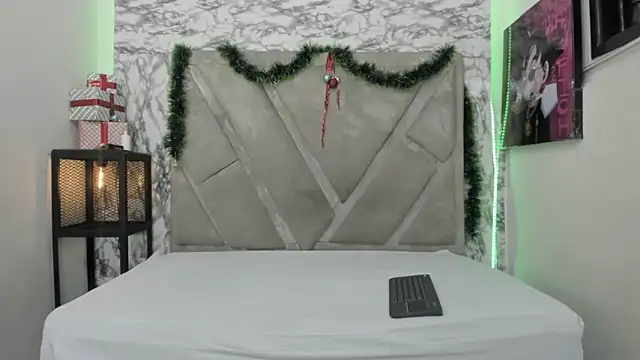 Logan Jhonson online show from 12/21/25, 02:13