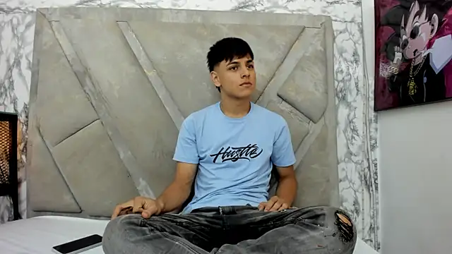 Logan Jhonson online show from 11/07/25, 02:27