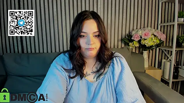 Snapshot of Mia_R0ss chatting on 10/19/25, 01:08 Mia R0ss online show from 10/19/25, 01:08