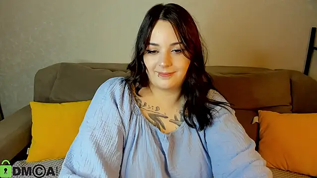 Snapshot of Mia_R0ss chatting on 10/18/25, 01:07 Mia R0ss online show from 10/18/25, 01:07