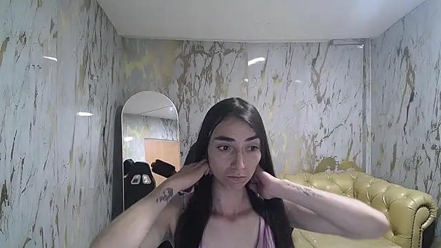 Maily a  online show from 10/21/25, 03:06