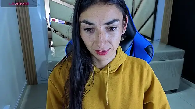 Snapshot of Maily_a_ chatting on 02/27/26, 02:56 Maily a online show from 02/27/26, 02:56