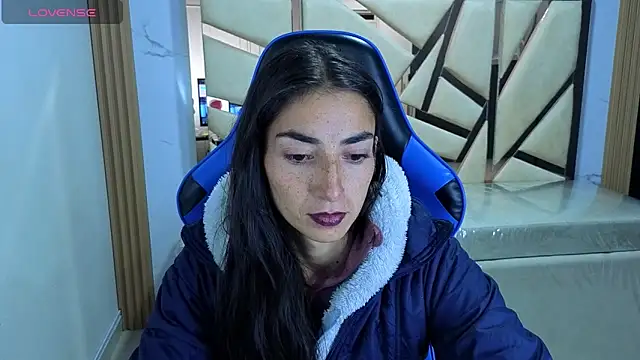 Maily a  online show from 03/04/26, 02:41