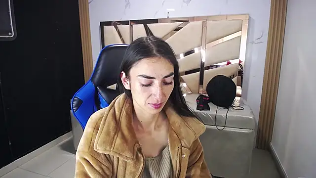 Maily a  online show from 12/18/25, 03:00