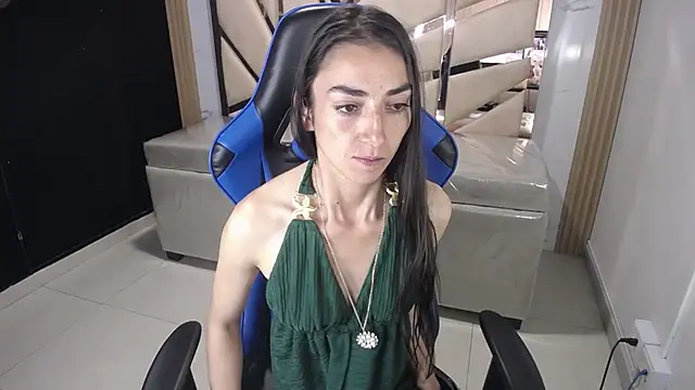 Snapshot of Maily_a_ chatting on 12/21/25, 12:51 Maily a online show from 12/21/25, 12:51