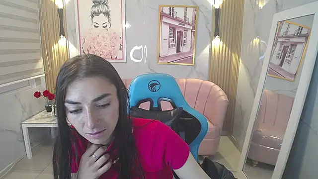 Snapshot of Maily_a_ chatting on 01/06/26, 03:43 Maily a online show from 01/06/26, 03:43