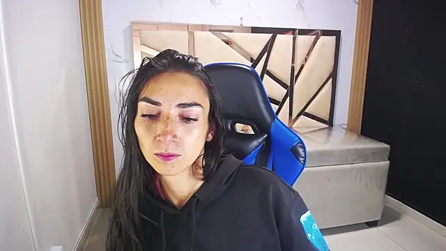 Snapshot of Maily_a_ chatting on 01/10/26, 03:02 Maily a online show from 01/10/26, 03:02