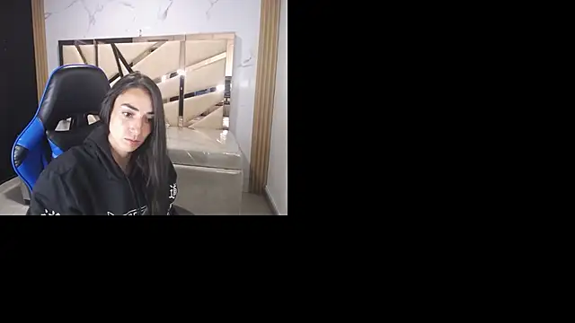 Maily a  online show from 12/16/25, 03:44