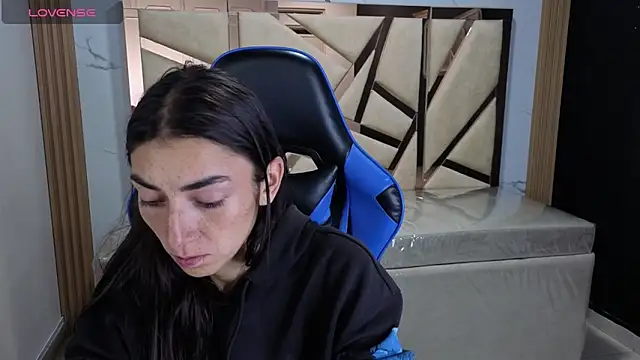 Snapshot of Maily_a_ chatting on 02/13/26, 03:17 Maily a online show from 02/13/26, 03:17