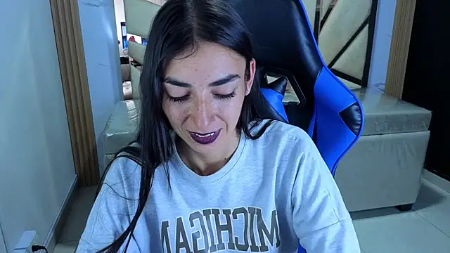 Maily a  online show from 03/07/26, 03:13