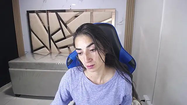 Maily a  online show from 11/29/25, 02:55