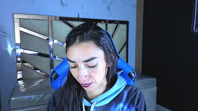 Maily a  online show from 03/22/26, 03:10