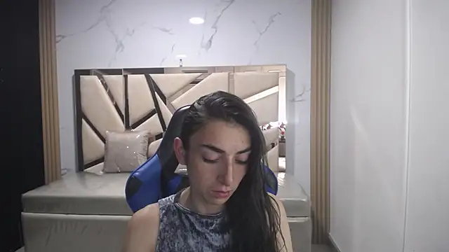 Maily a  online show from 10/23/25, 03:05