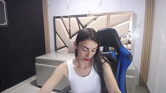 Maily a  online show from 11/02/25, 03:22