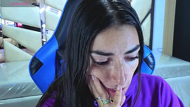 Maily a  online show from 04/12/26, 03:10