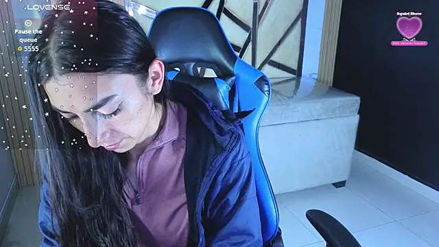 Maily a  online show from 03/25/26, 02:55