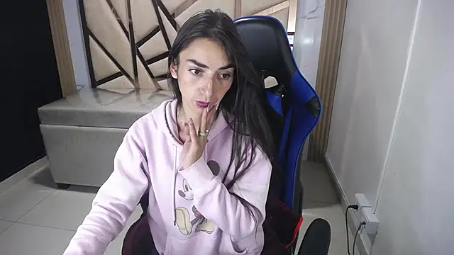 Maily a  online show from 11/21/25, 03:05