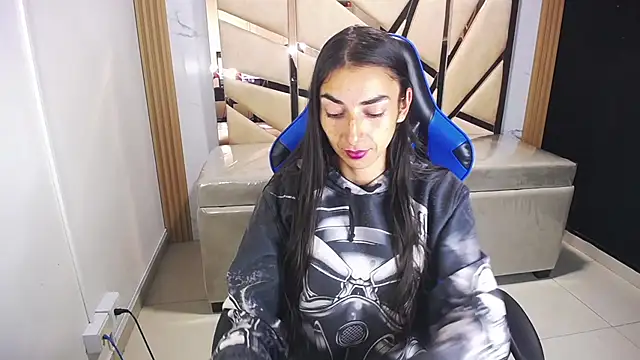 Snapshot of Maily_a_ chatting on 01/07/26, 02:49 Maily a online show from 01/07/26, 02:49