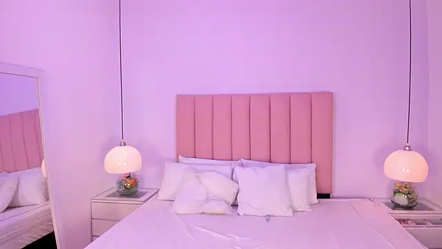 Amy Ferreira online show from 11/02/25, 03:11